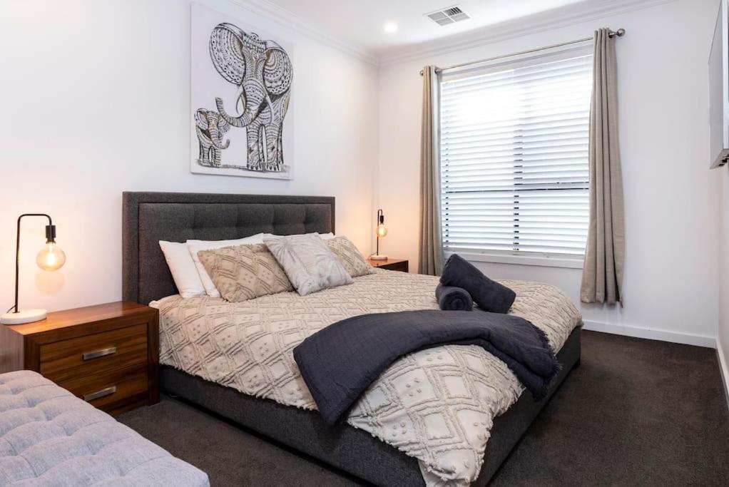 Luxury Home In Christies Beach With King Bed, Nbn, Netflix, 3Bed 2Bath Εξωτερικό φωτογραφία